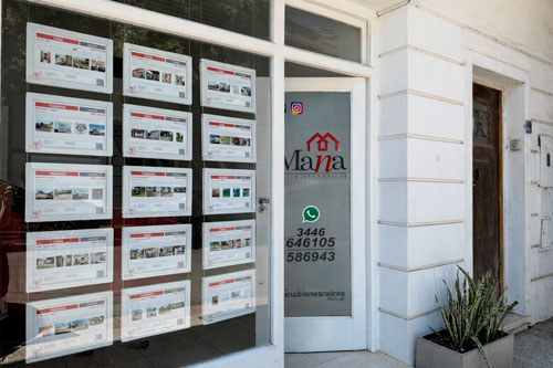 Equipo de Maná Bienes Raíces 4