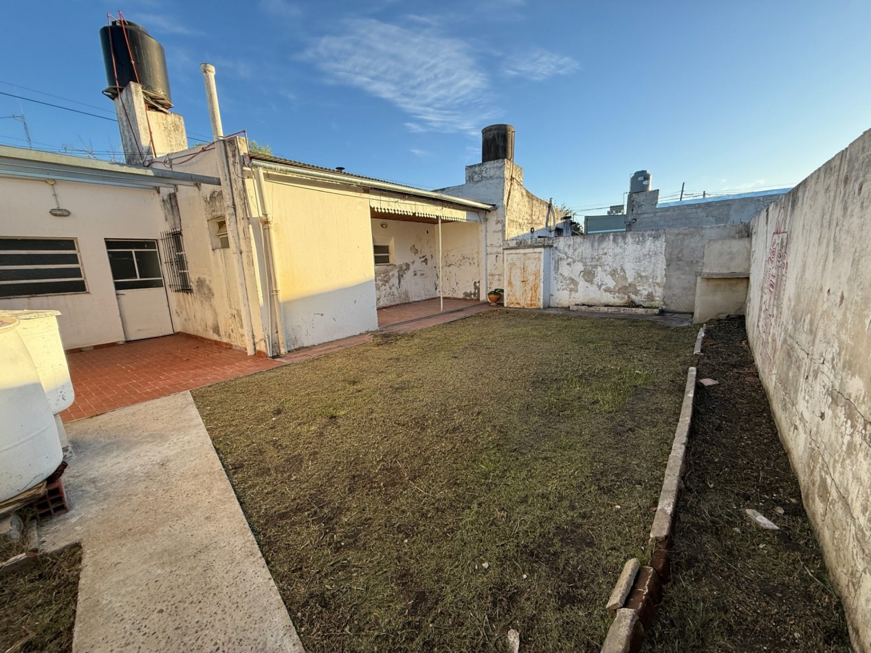Casa en venta o permuta Buenos Aires 1364 