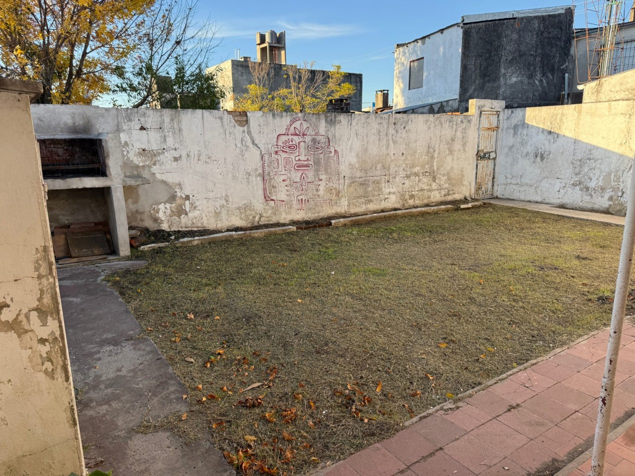 Casa en venta o permuta Buenos Aires 1364 
