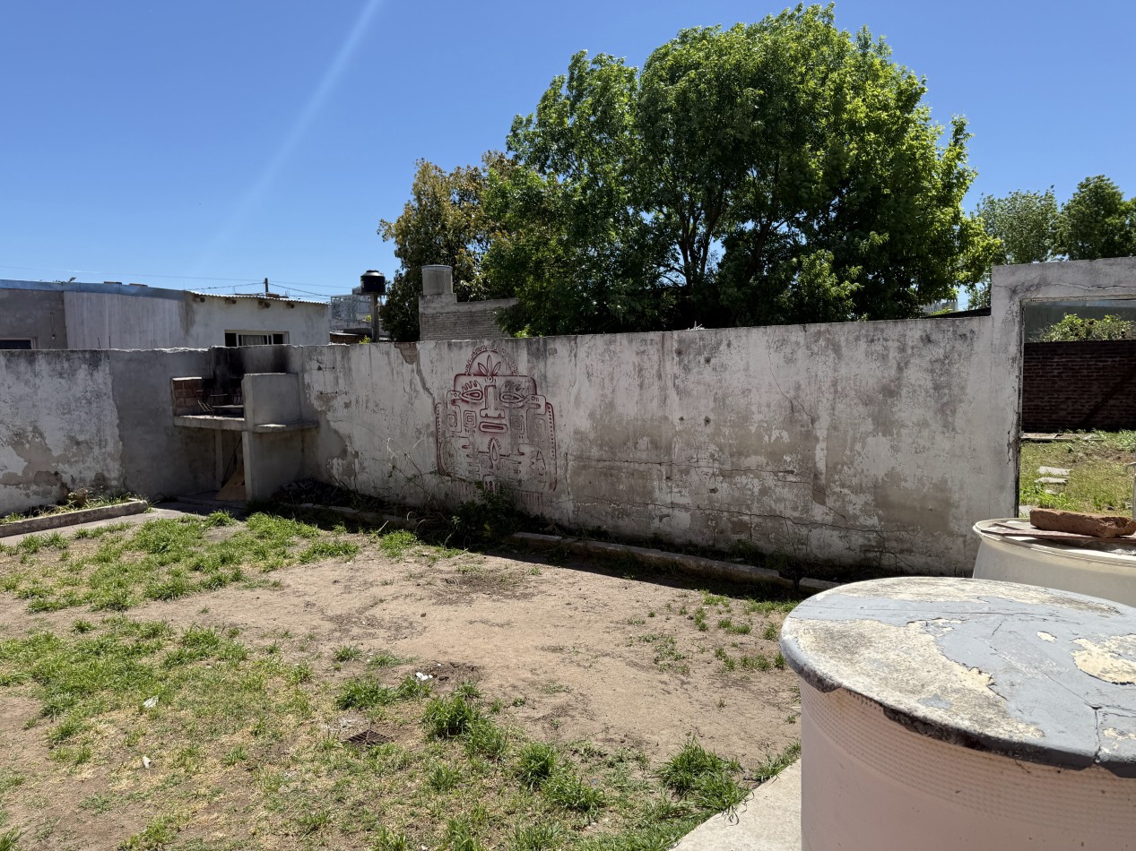 Casa en venta o permuta Buenos Aires 1364 