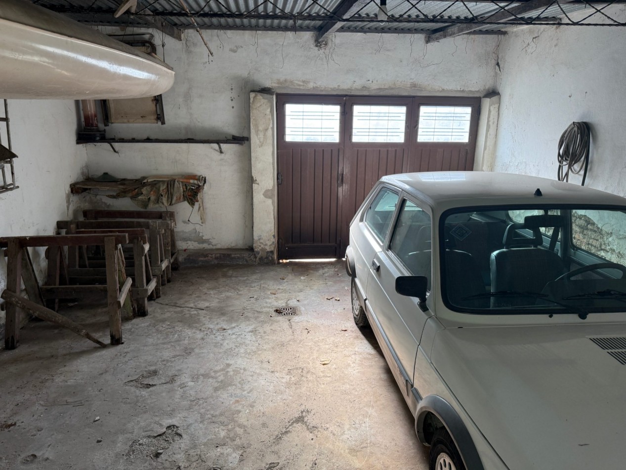 Casa en venta Caseros 206 esquina Andrade
