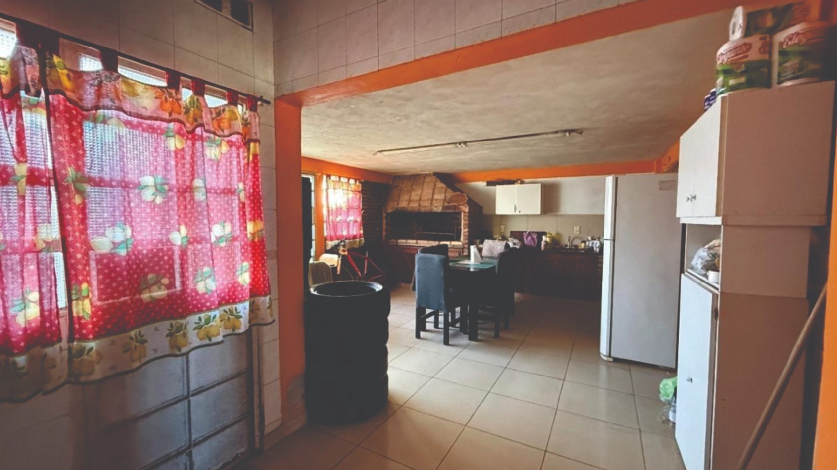 Casa en venta y 2 Departamentos Neyra 845/85/855