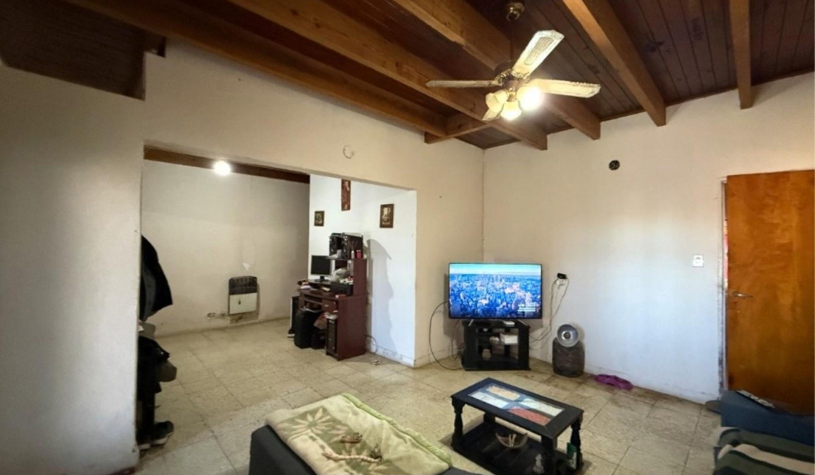Casa en venta y 2 Departamentos Neyra 845/85/855