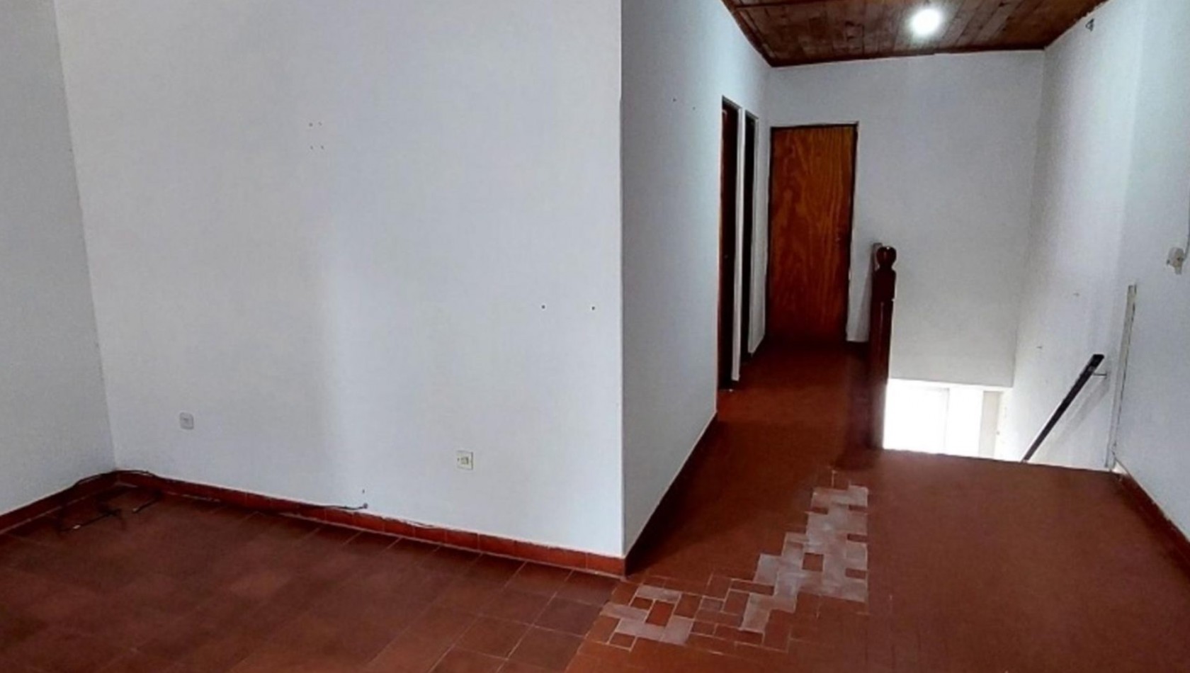 Casa en venta y 2 Departamentos Neyra 845/85/855