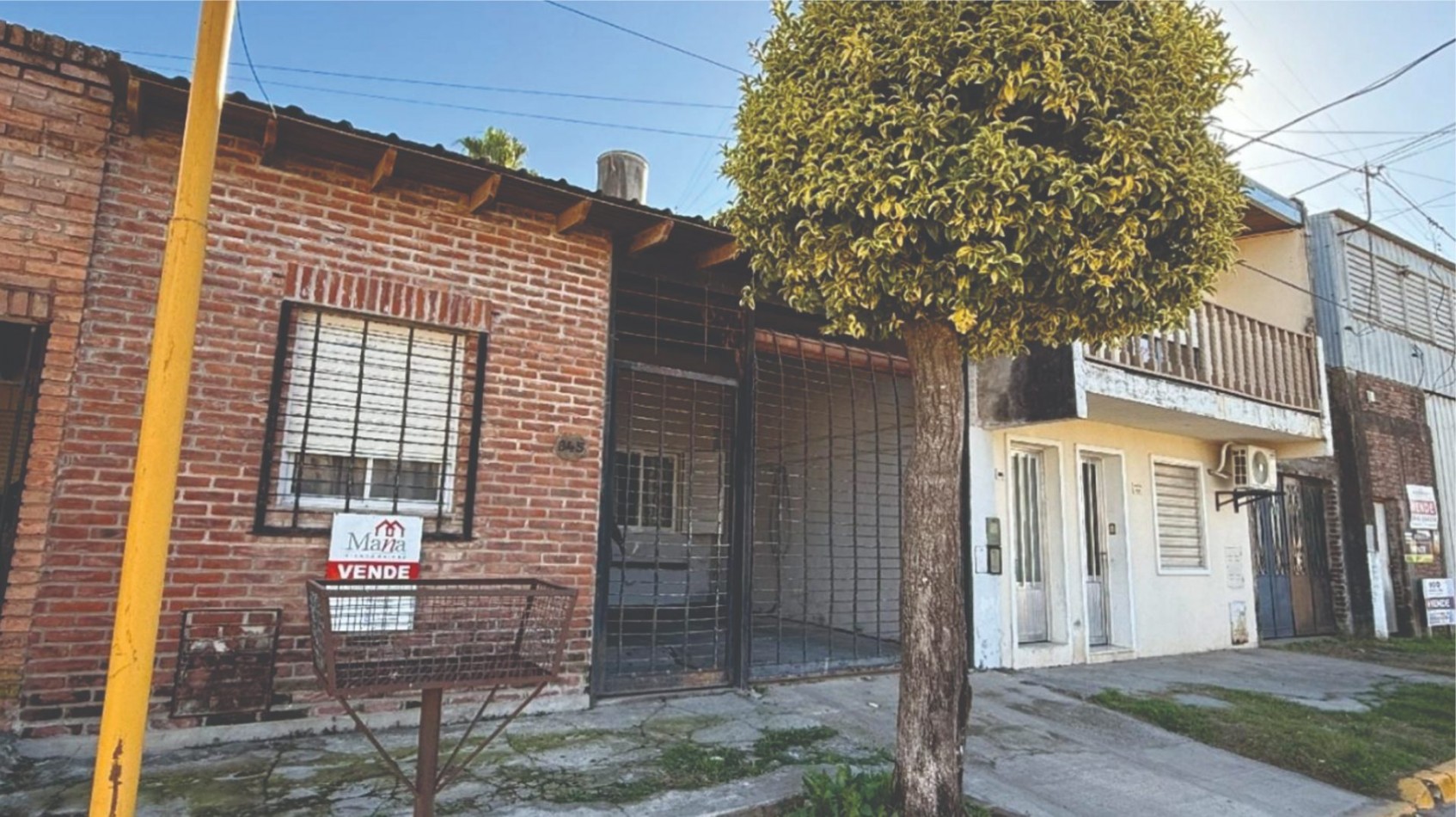 Casa en venta y 2 Departamentos Neyra 845/85/855