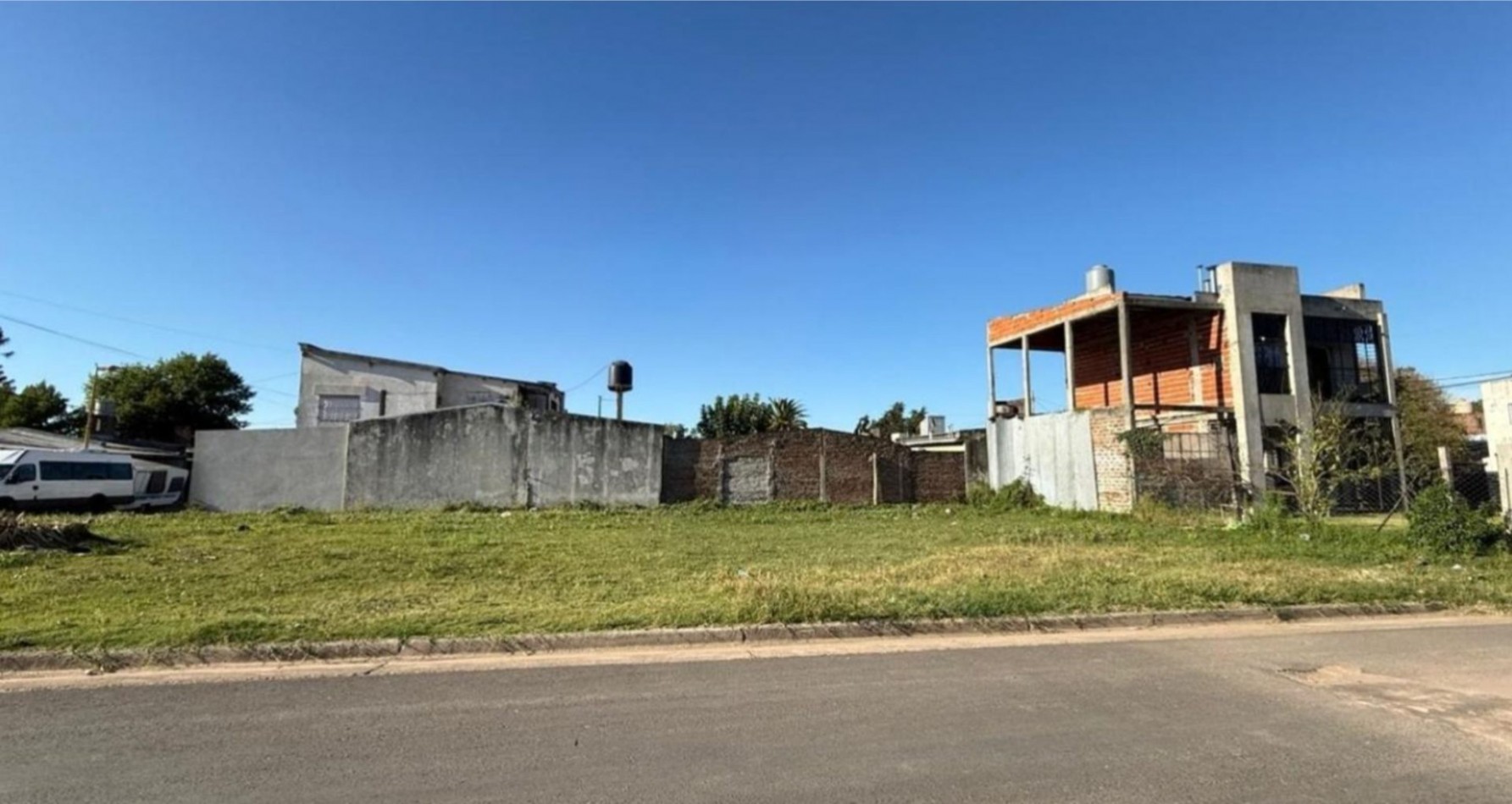 Terreno en venta Cervantes 835