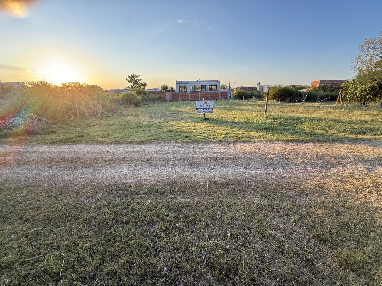 Terreno en venta Pasaje 407 y Ariel Montalvo