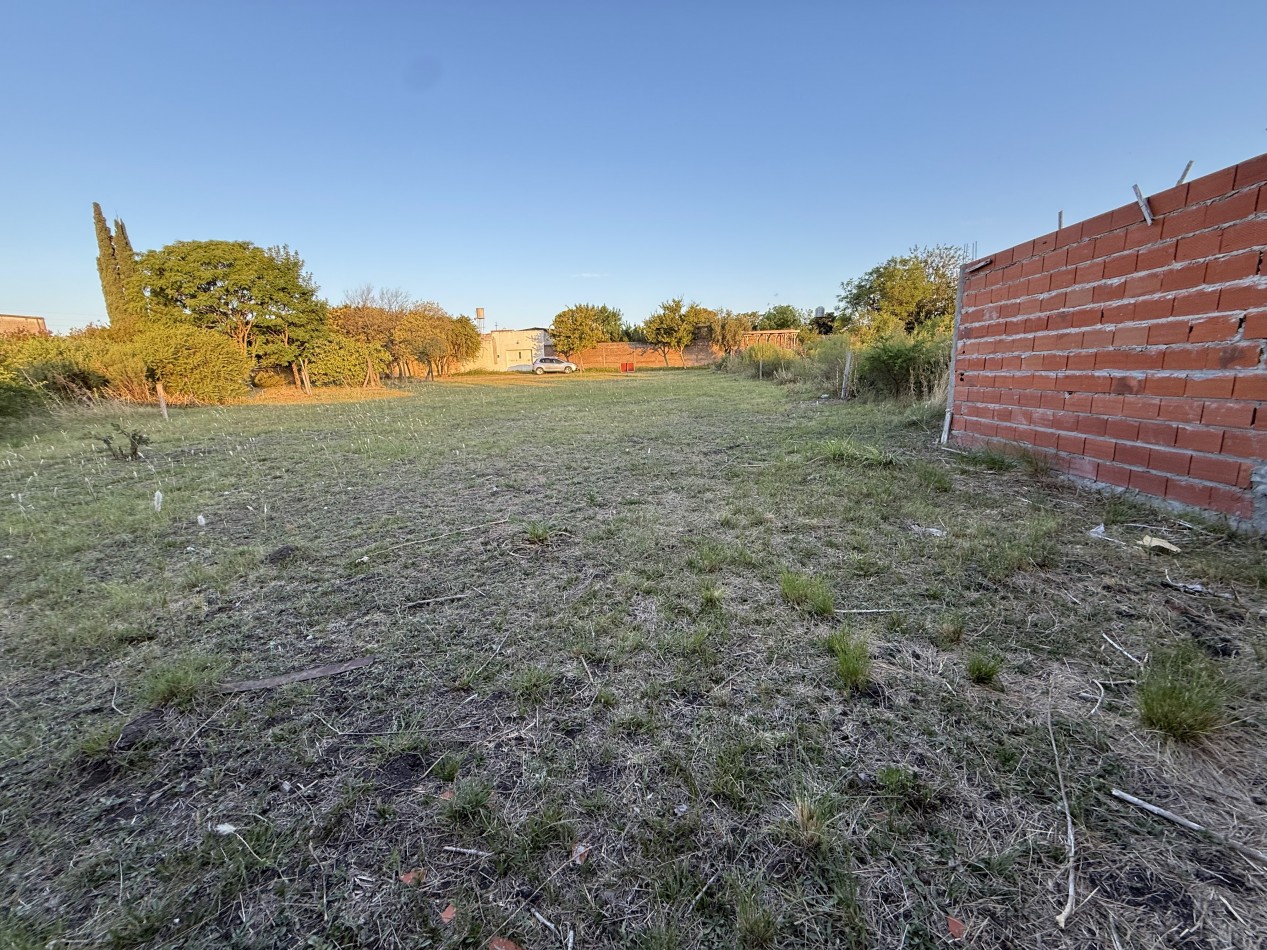 Terreno en venta Pasaje 407 y Ariel Montalvo