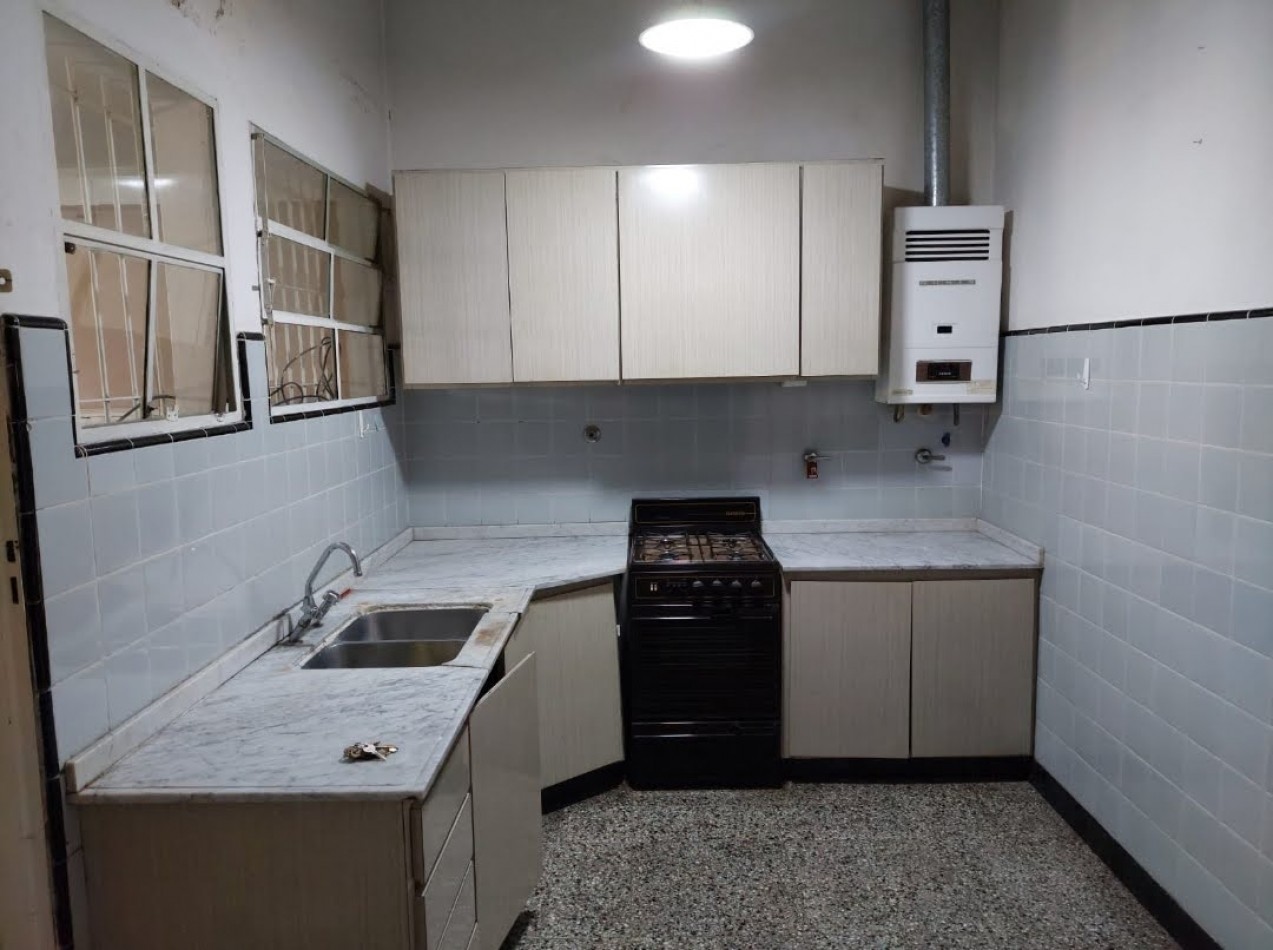 Casa en alquiler 3 de Febrero 218