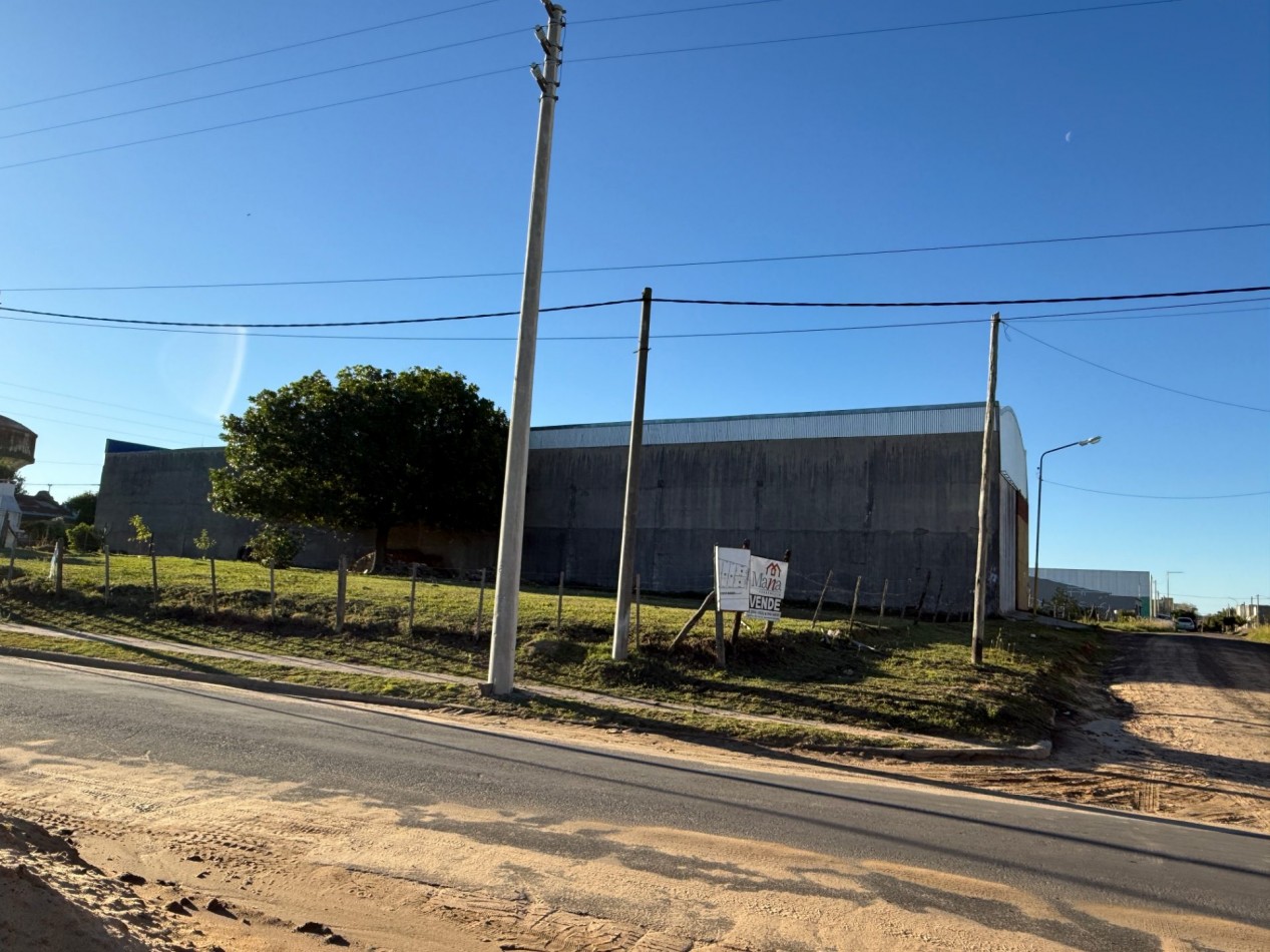 Lote en venta Casuarinas y Perito Moreno