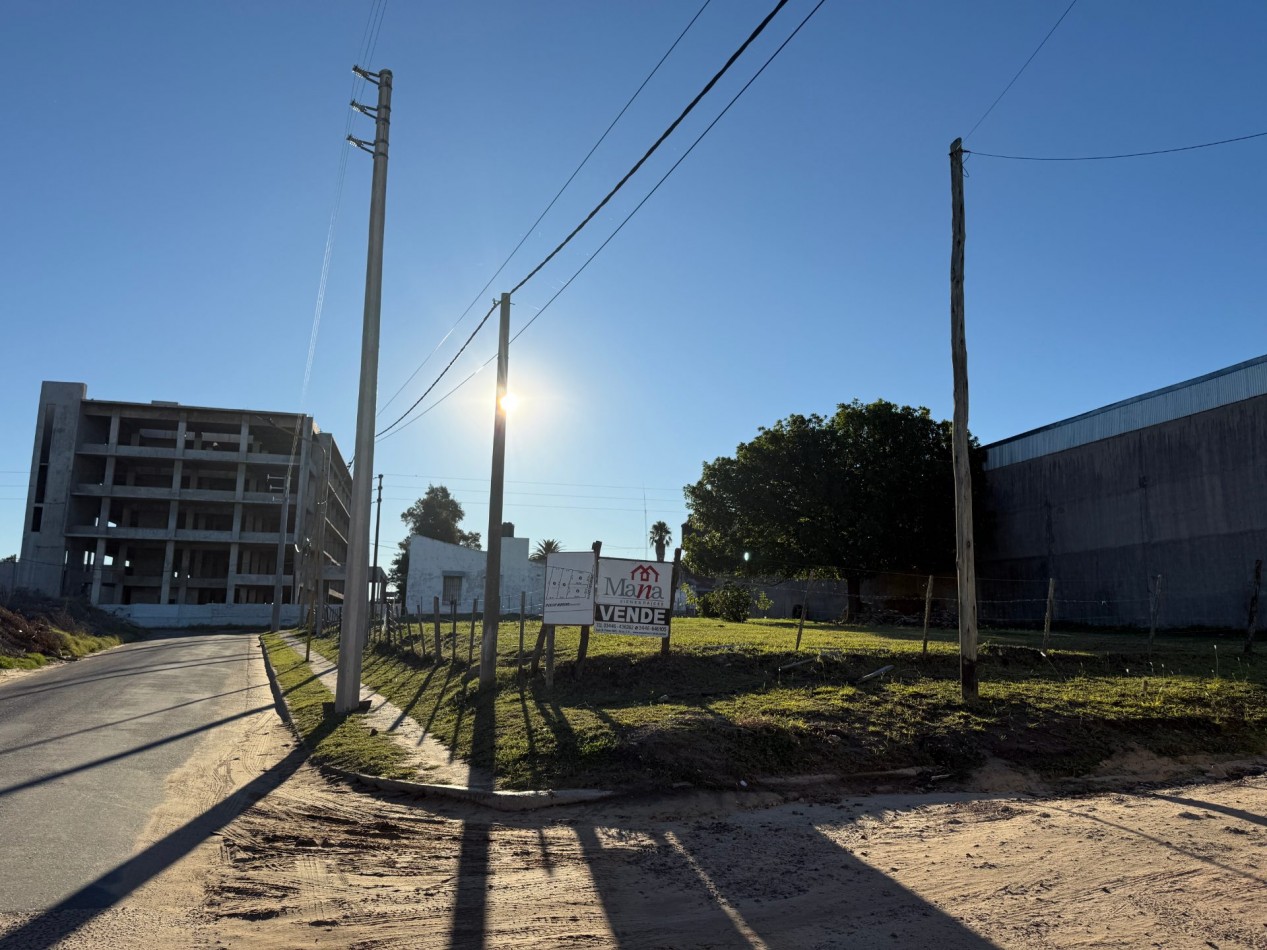 Lote en venta Casuarinas y Perito Moreno