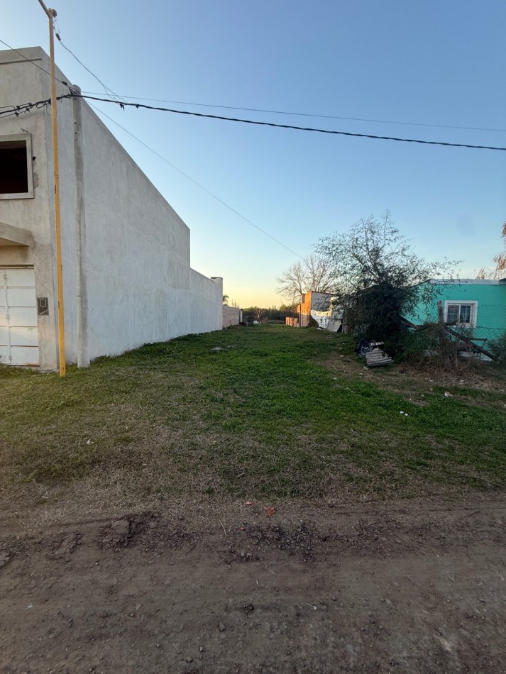 Terreno en venta Federacion 1521 y 1523 entre Alsina y Cordoba