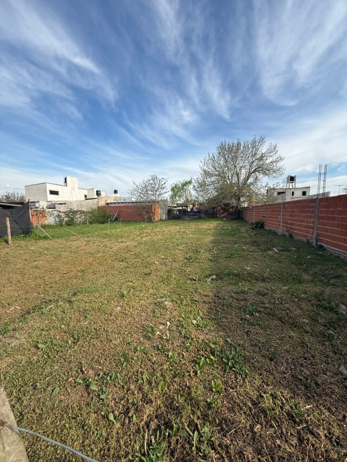 Terreno en venta Federacion 1521 y 1523 entre Alsina y Cordoba