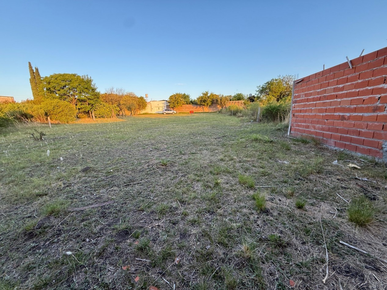 Terreno en venta Pasaje 407 y Ariel Montalvo