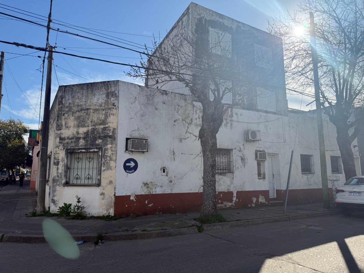 Local en venta Andrade 586