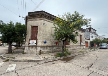 Casa en venta Caseros 206 esquina Andrade
