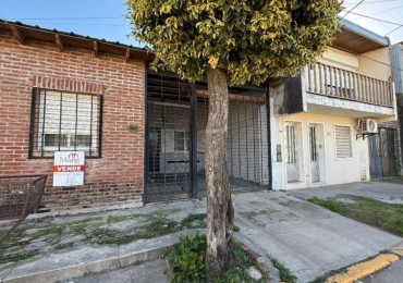 Casa en venta y 2 Departamentos Neyra 845/85/855
